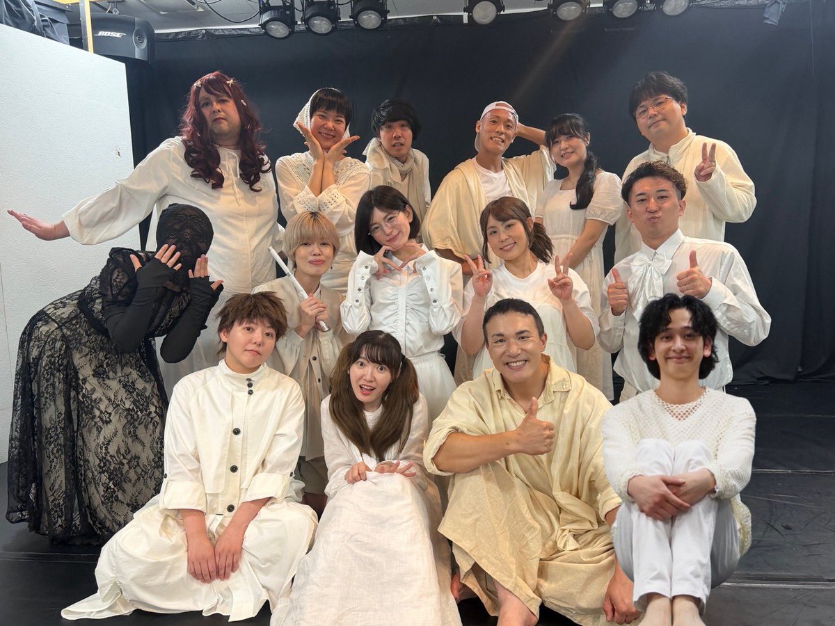 tegakari_Q's tweet photo. 本日 #プラフォvote こと「Vote Show-サナトリウム-」終演しました✨️

引いた役職は…
裏切り者→正直者→全てを知る者→裏切り者 でした♡♡
実はお稽古でも引いたことのなかった全てを知る者を本番で引けて嬉しかったです🎶
なんかお客様がカードシャッフルしてくださるの、共犯者な感じしていいよね🫰🏻

普段人狼とかするけどまたVote Showは違った脳みそを使うのすごく楽しかった🤘🏻
またVote Show絶対やりたい!!!やらせてください☺️

ゲームもだけどインプロ自体もほんとに楽しかった!!!貴重な体験でした> < ♡
ナナメがホクトお姉ちゃんやみんなと幸せになれますように。

観に来てくださった方々、共演者スタッフさんの皆様、本当にありがとうございました💗