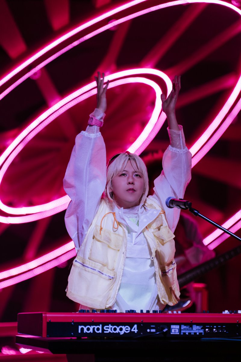 akari ミセス 📸 | 260816 New stills of Mrs. GREEN APPLE performing “Carrying