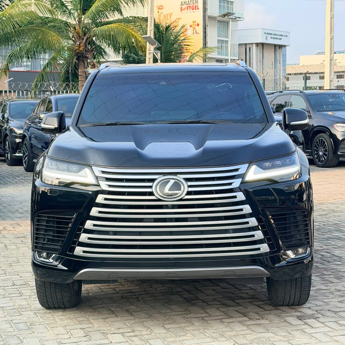 EkehDavid16's tweet photo. FOREIGN USED 2023 LEXUS LX600
CAPTAIN SEAT 
PRICE: 320M
LEKKI https://t.co/UOmwPBSk4n
