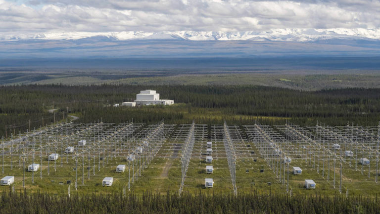DerLetzteKonsul's tweet photo. HAARP : a climatic weapon / une arme climatique https://t.co/ejEtUI6ENp