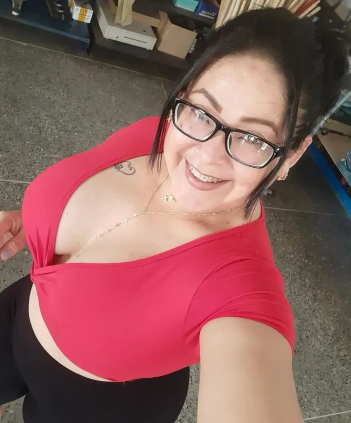biacutedoll's tweet photo. Eu não quero um homem perfeito.

Quero um que saiba o que fazer na cama comigo.

É pedir muito? https://t.co/5IqIt6je0x
