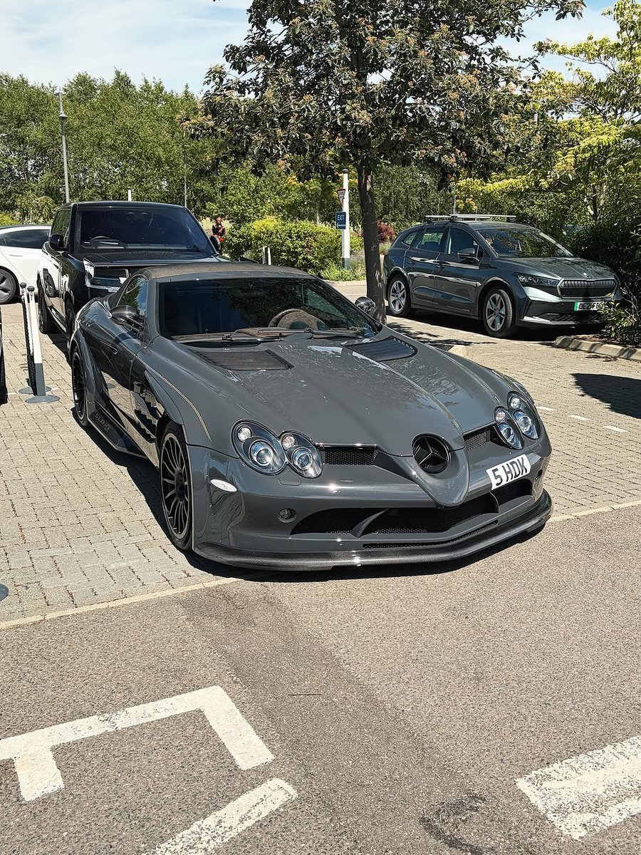 ZyroCar's tweet photo. Mercedes-Benz SLR McLaren https://t.co/bj5y0Hivbu