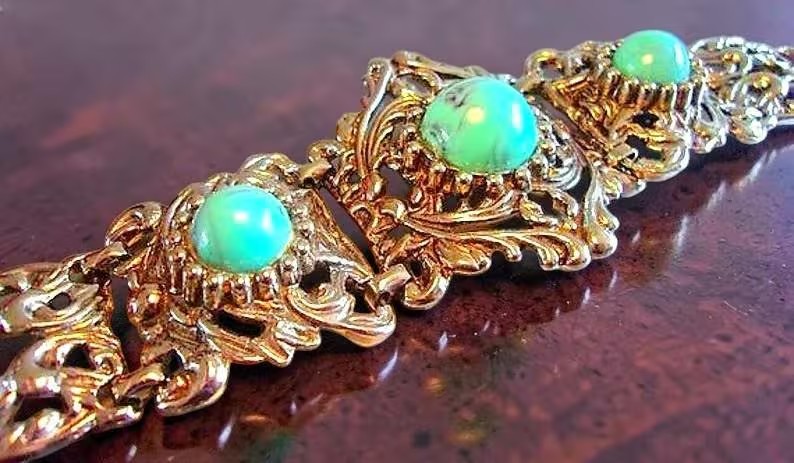 renaissancefai's tweet photo. Vintage Victorian Revival Bracelet Faux Turquoise Cabochons Ornate Filigree Statement Cuff, Unsigned
https://t.co/ocHvdHOtfc?
#bracelet #vintage #ornate #VictorianRevival #silverTone #fauxTurquoise #turquoise #cabochons #domed #scrolls #statement #chunky #wide #selro https://t.co/CvI6ywh9CU