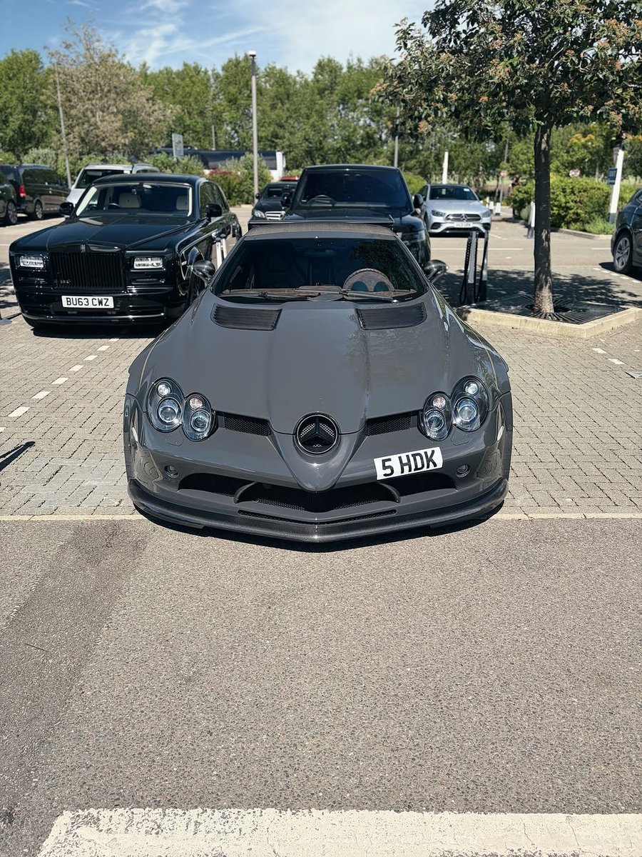 ZyroCar's tweet photo. Mercedes-Benz SLR McLaren https://t.co/bj5y0Hivbu