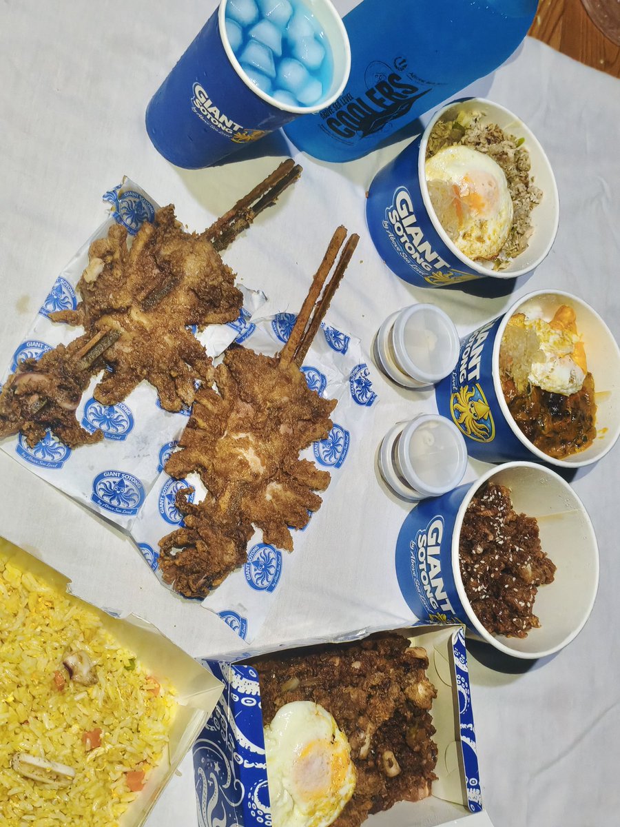 kyleartillaga's tweet photo. Just got my takeout order from Giant Sotong! 🦑🥰 thank you Manager, Kirk Anthony Artillaga!!

If you’re a seafood lover, you definitely need to check this place out! 🤤

🕙 Open daily | 10:00 AM – 9:00 PM
📍7900 B.E. Brgy. San Miguel, Sto. Tomas, Batangas https://t.co/Mt3ZZ7pVXk