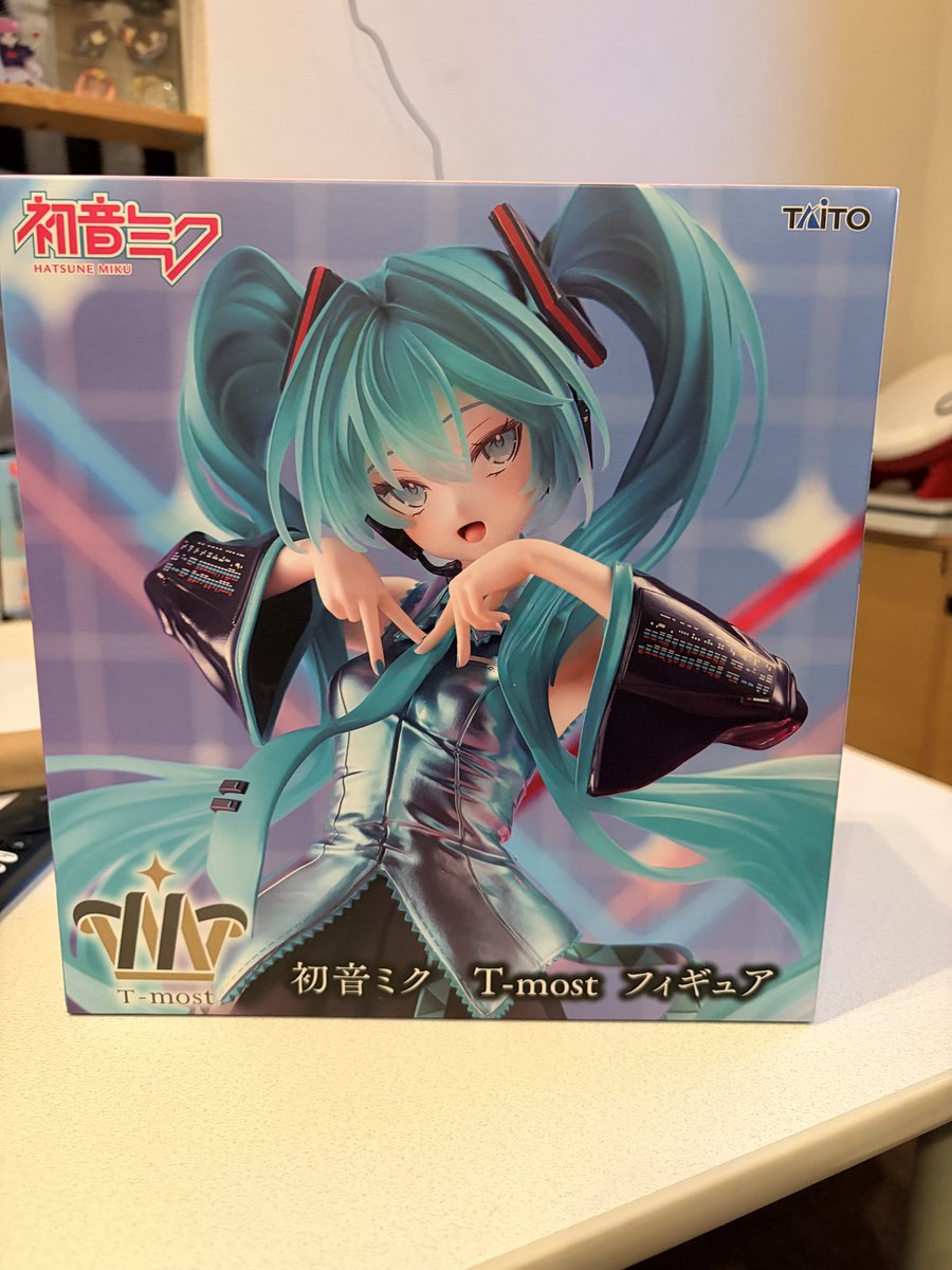 Gojo's tweet photo. 週末にお盆お疲れ様会してカラオケしてゲーセン行ってT-mostの初音ミクをゲットしましたぞ！デカくて可愛い！ありがたやー！ #Tmost #初音ミク https://t.co/Lc8CgMGsIr