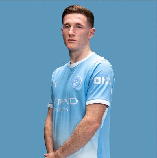 theunitedlad_'s tweet photo. He joined the wrong side of Manchester but he doesn't know it yet. He's going to be the greatest flop in Epl history. 

#Arsenal #ARSCITY #Messi #FA https://t.co/X6r1dEY64A