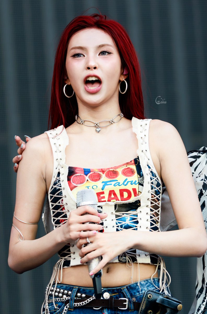 Canu_sl2's tweet photo. ·.⟡Day 2026-08-14 ⟡.·

Look at our adorable maknae ✩.*˚

#CHIQUITA #BABYMONSTER
#치키타  #베이비몬스터 https://t.co/FTBMgwT1Cu