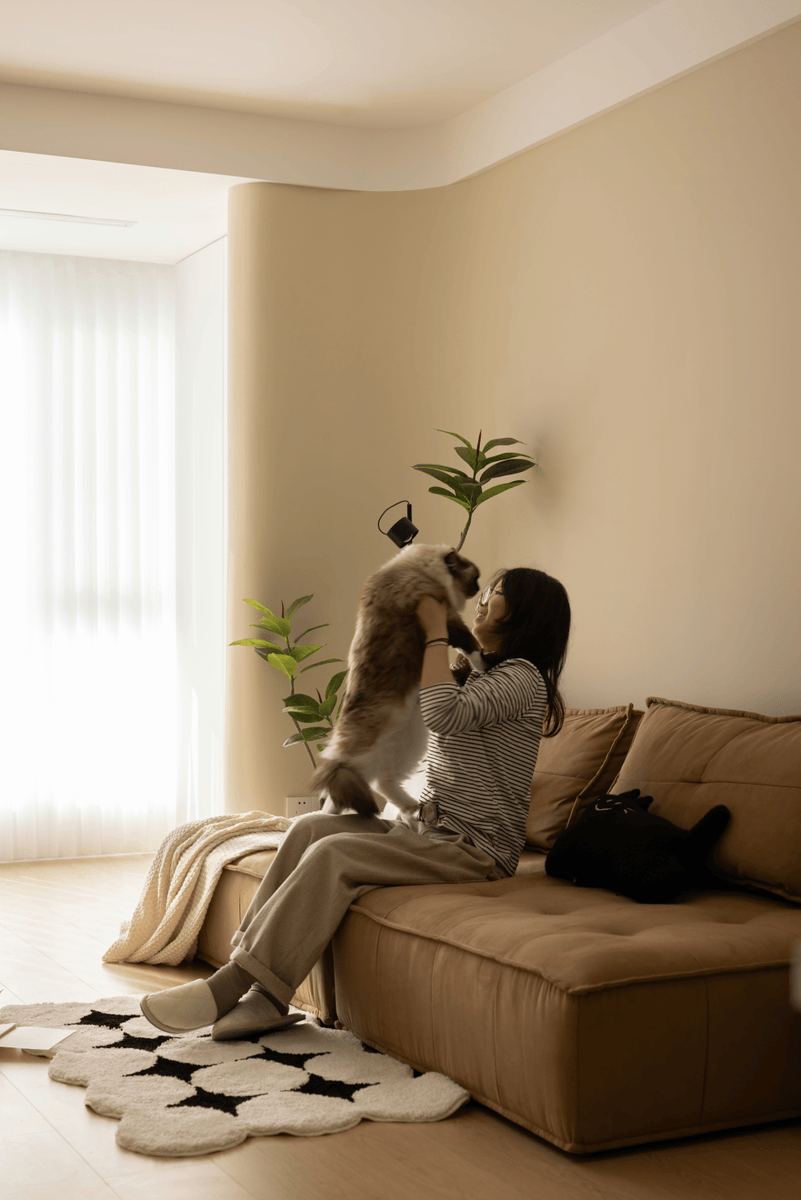 ElisMadi's tweet photo. [Nothing beats coming home to a wagging tail and warm purrs  Home feels like home when my pet’s here!]， https://t.co/NXplcnHzwl