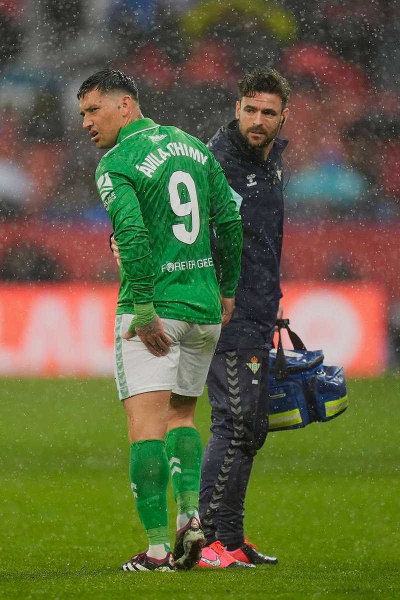 scagliola_lucas's tweet photo. ‼️EZEQUIEL “CHIMY” ÁVILA

2020/2021
• Rotura de ligamento cruzado — rodilla derecha
• Rotura de ligamento cruzado — rodilla izquierda

2023/2024
• 5 lesiones musculares
• 1 lesión de rodilla (dic. 2024 – feb. 2025)

📊 TOTAL: 574 DÍAS DE BAJA https://t.co/kcDTKUxs8s