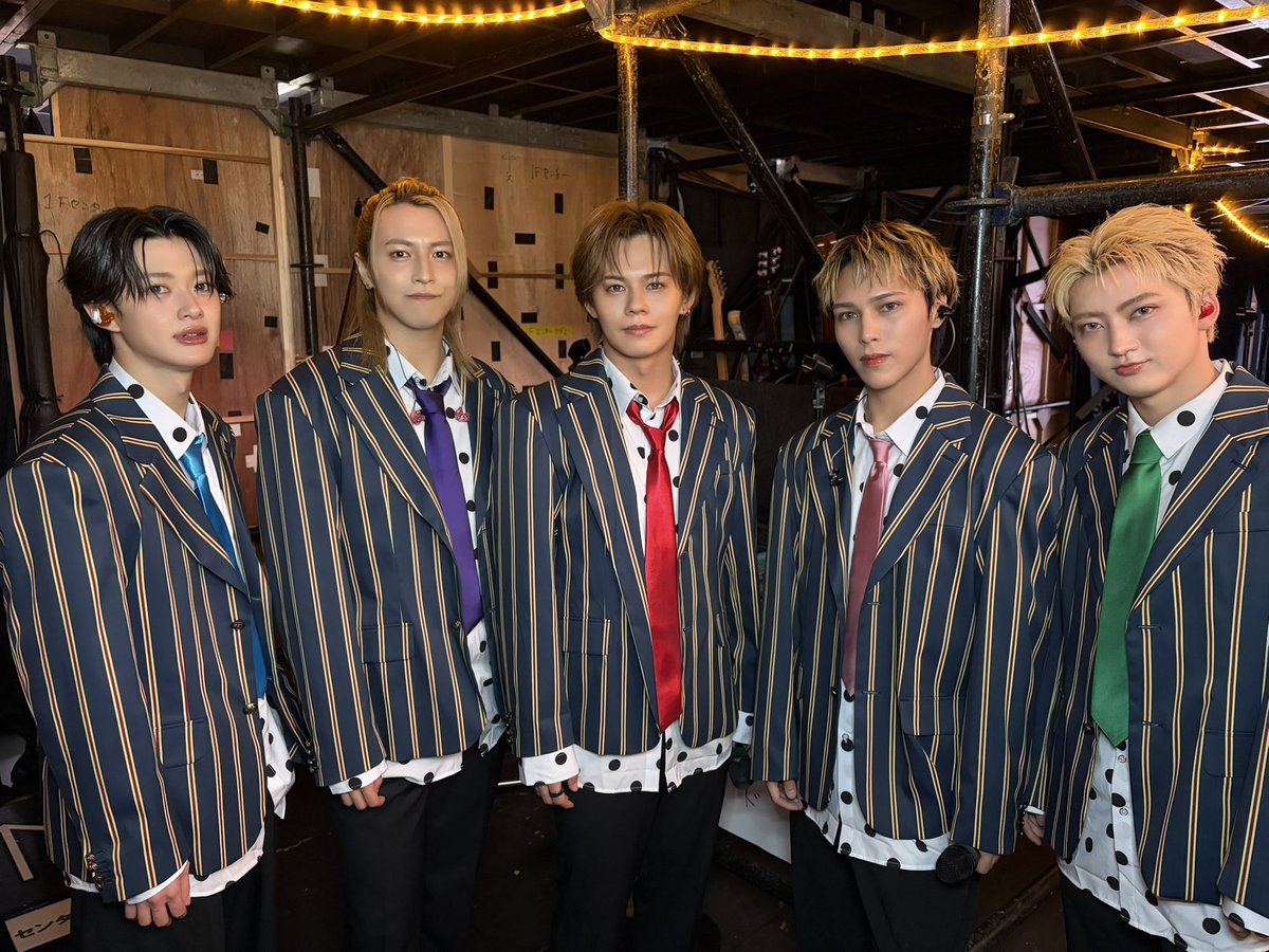 buddiis's tweet photo. 「EBiDAN THE LIVE 2026 15th Anniversary 4学期」

BUDDiiS 
「Sonic」
「キミは都市伝説」

振り返りメドレー
「Mysterious Eyes」（PrizmaX） https://t.co/z9b4e6TJVD