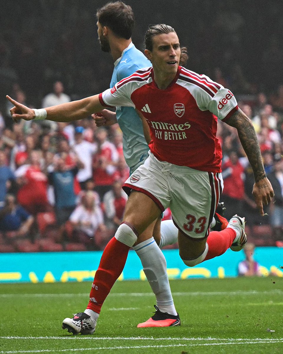 premierleague's tweet photo. ⏱️ 1’ Calafiori goal, Lewis-Skelly assist
⏱️ 28’ Havertz goal, Tzolis assist

A brilliant first half from @Arsenal against @ManCity in the Community Shield 👏 https://t.co/zKUgn6f071
