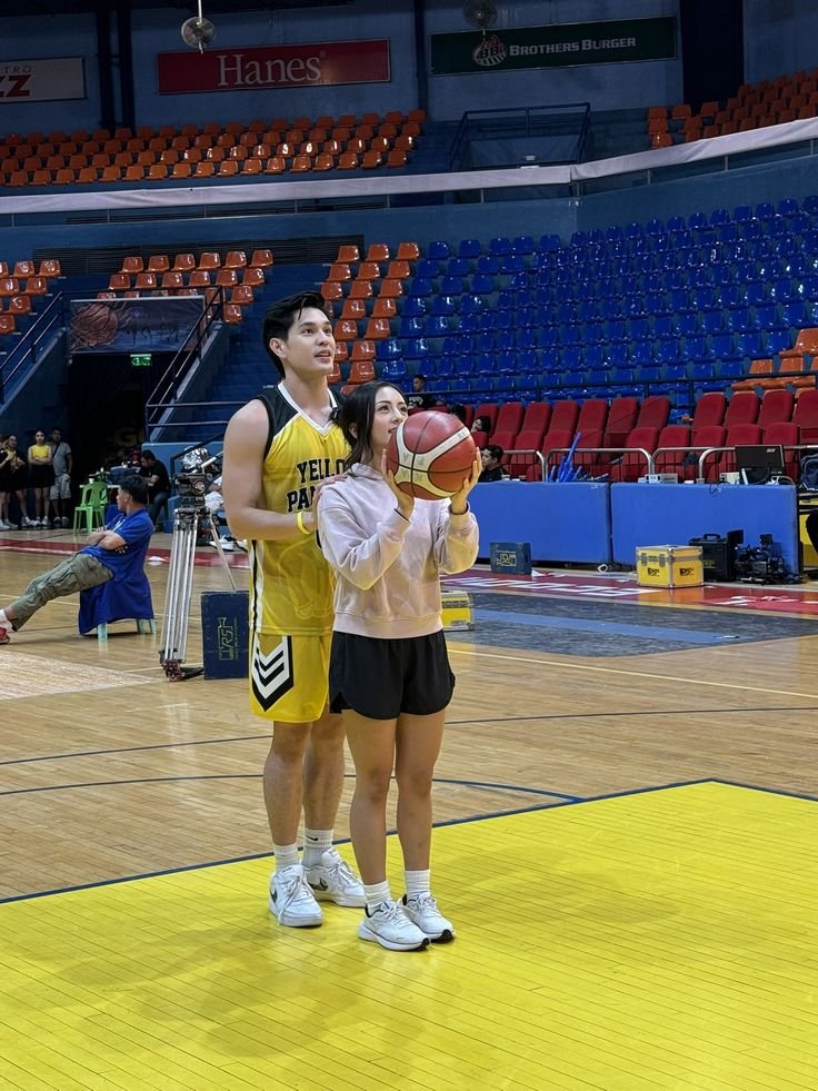 xy_ingil's tweet photo. old but never forgotten!  HAPPY SECOND ANNIVERSARY CITW!! at dahil Dyan Mag R Rewatch tayo hehehwhw

ONE FOR HYGAB, ALL FOR HYGAB!

#HyGab #HyacinthCallado #GabLagman https://t.co/3q8XJ6lIue