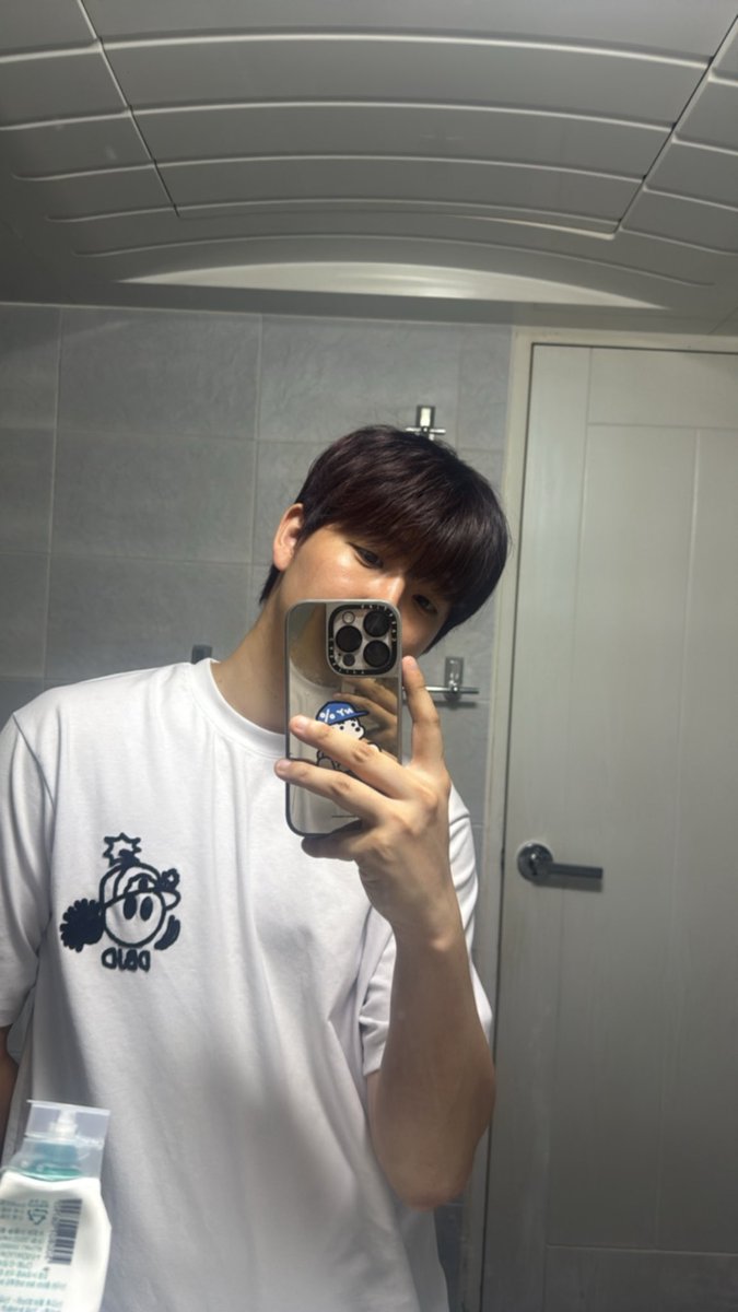 jjun5603's tweet photo. 머리 색 바꾸기 https://t.co/VqgzahLfkk