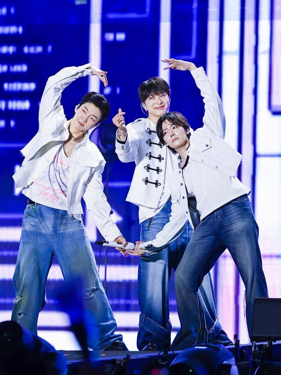 valaksy's tweet photo. 고마웠어 언제나 늘😊🙏
#지켜나가자_위너_12주년축하해
#WINNE12VERSARY
#WINNER12thANNIVERSARY
행복하자 앞으로 더😆👍 https://t.co/NSCrPOaUF8