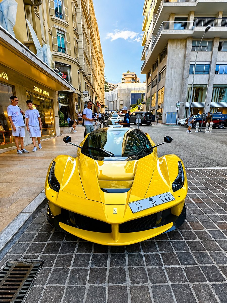 TorqueSociety's tweet photo. Ferrari LaFerrari. V12 6.3L + sistema híbrido HY-KERS: 963 CV, 0–100 km/h en menos de 3 segundos y 350 km/h. Uno de los Ferrari más extraordinarios jamás construidos. 🔥#Ferrari #LaFerrari #V12 #Hypercar #TorqueSociety #Bogotá #Medellín #Barranquilla #Ibagué https://t.co/xr9j3iIxrG