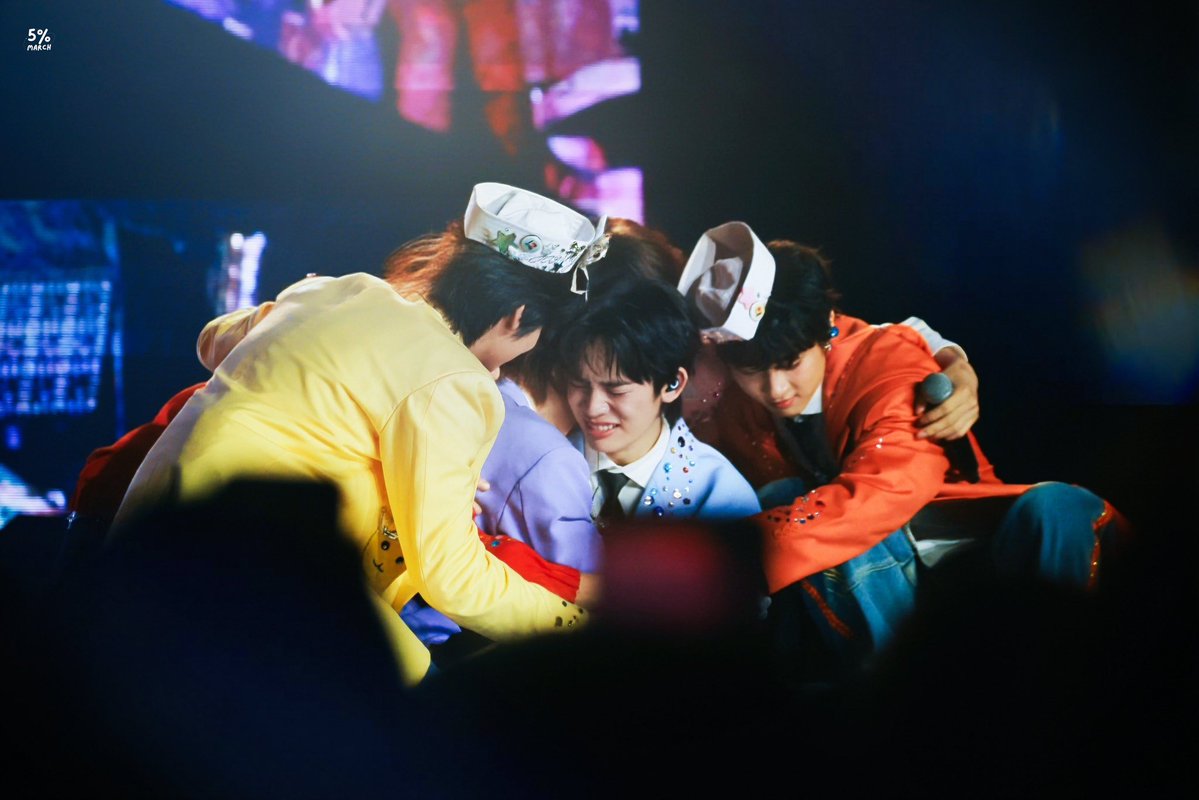 imkaimo's tweet photo. forever my family :( https://t.co/orUh9WC4SB