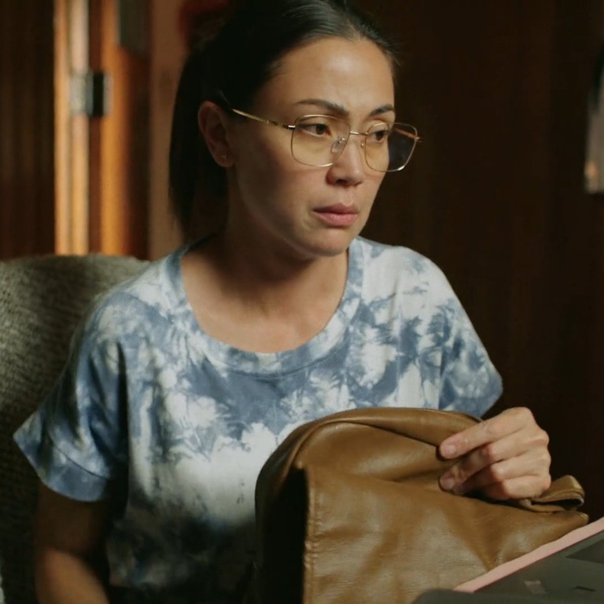 intojodi's tweet photo. jodi sta. maria in specs gets niyo b ako https://t.co/hwsCfSe625