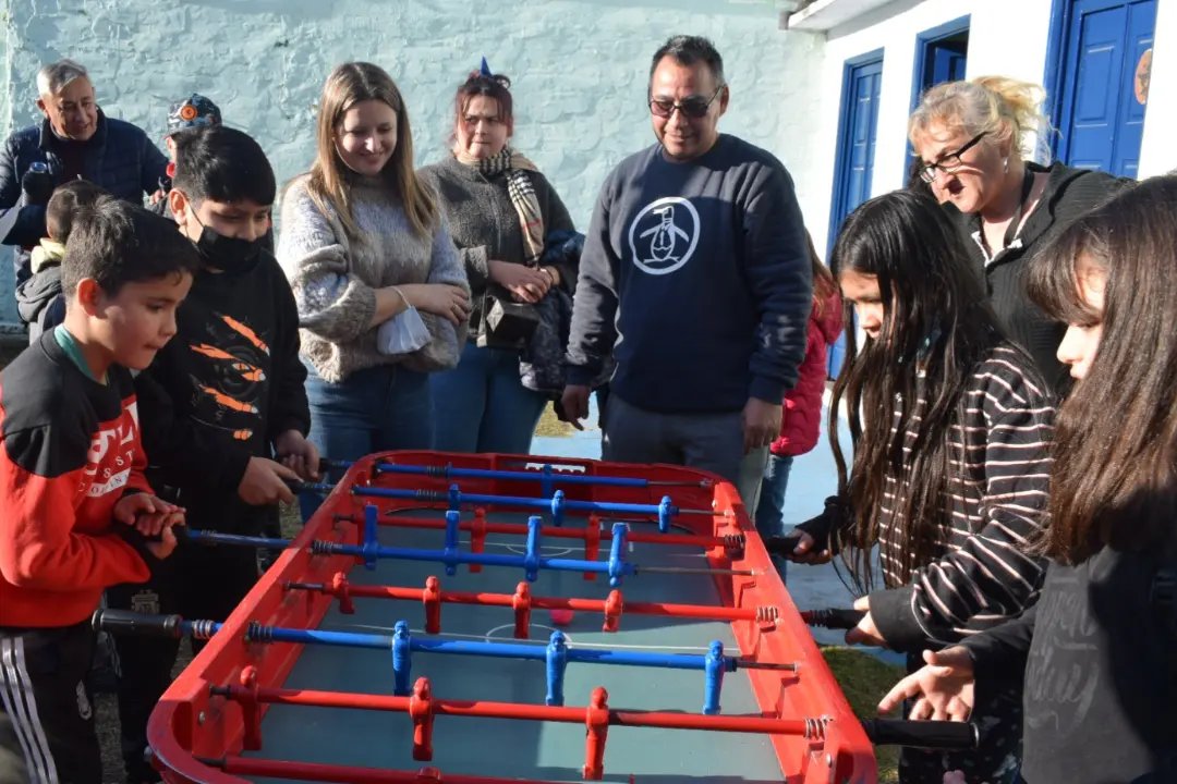 gialessi's tweet photo. Por infancias que crezcan en comunidades que abracen, en Estados que protejan y en familias que sean lugares seguros.
Feliz día 🧡 https://t.co/caWM7QpCE5