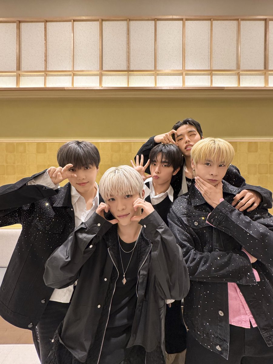 CMDM_official's tweet photo. #CMDM Live in Japan 2026 -Summer Nostalgia–

📝 0816
오늘의 사진 📸

한 주의 마지막 날인 일요일, 큰 응원으로 가득가득 채워주셔서 감사합니다~!! 모두 잘 자고 다음 주 목요일에 만나요 👋

#씨엠디엠 #Summer_Nostalgia https://t.co/JOAC3rPJd3