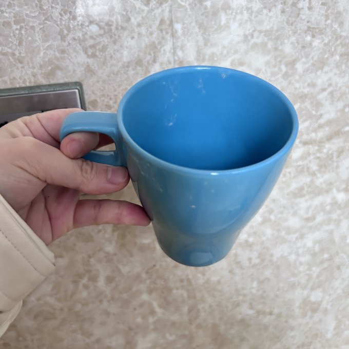 CioarRzvan's tweet photo. Just finished this cute handmade ceramic mug—glazed in sky blue, feels like sipping coffee on a breezy morning!  #HandmadeCraft https://t.co/MrBKPlAp7C