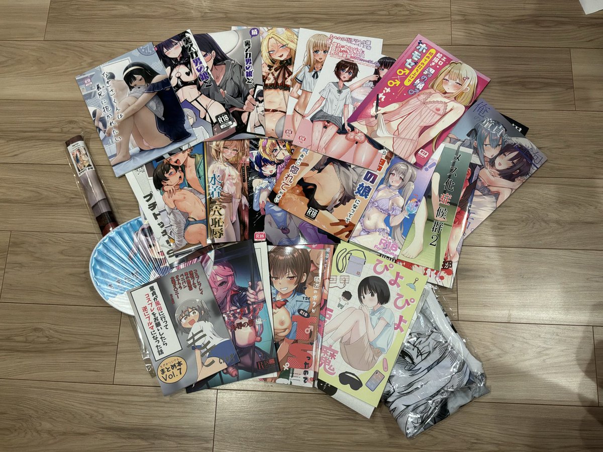 turtle_sword's tweet photo. あれ…? こんなに買った記憶がないんだが！？🤪

#C108 #コミケ https://t.co/2fELHQDadI