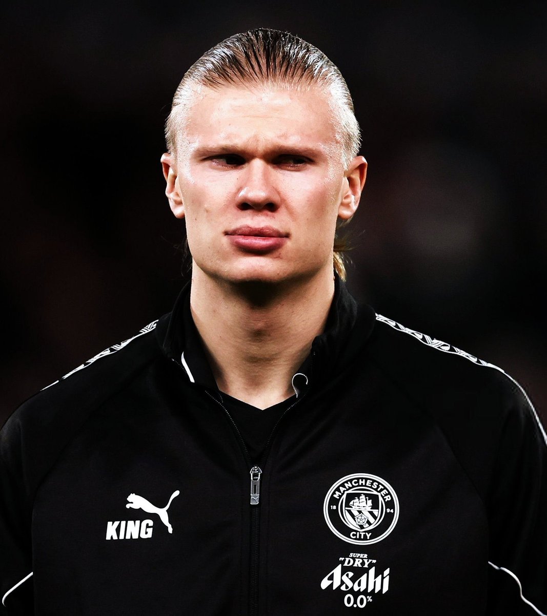 centregoals's tweet photo. 🚨🚨| JUST IN: Bayern Munich considers Erling Haaland as Harry Kane’s successor.

In two to three years, the Norwegian could become a serious option to take up the torch.

[@BILD] https://t.co/EdY999MR6E