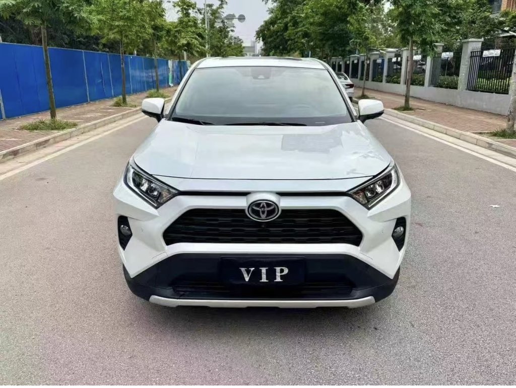 dharmieKING's tweet photo. 2023 Toyota RAV4 
29 million naira (with shipping &amp; clearing )✅ https://t.co/DJIaTnvKjG