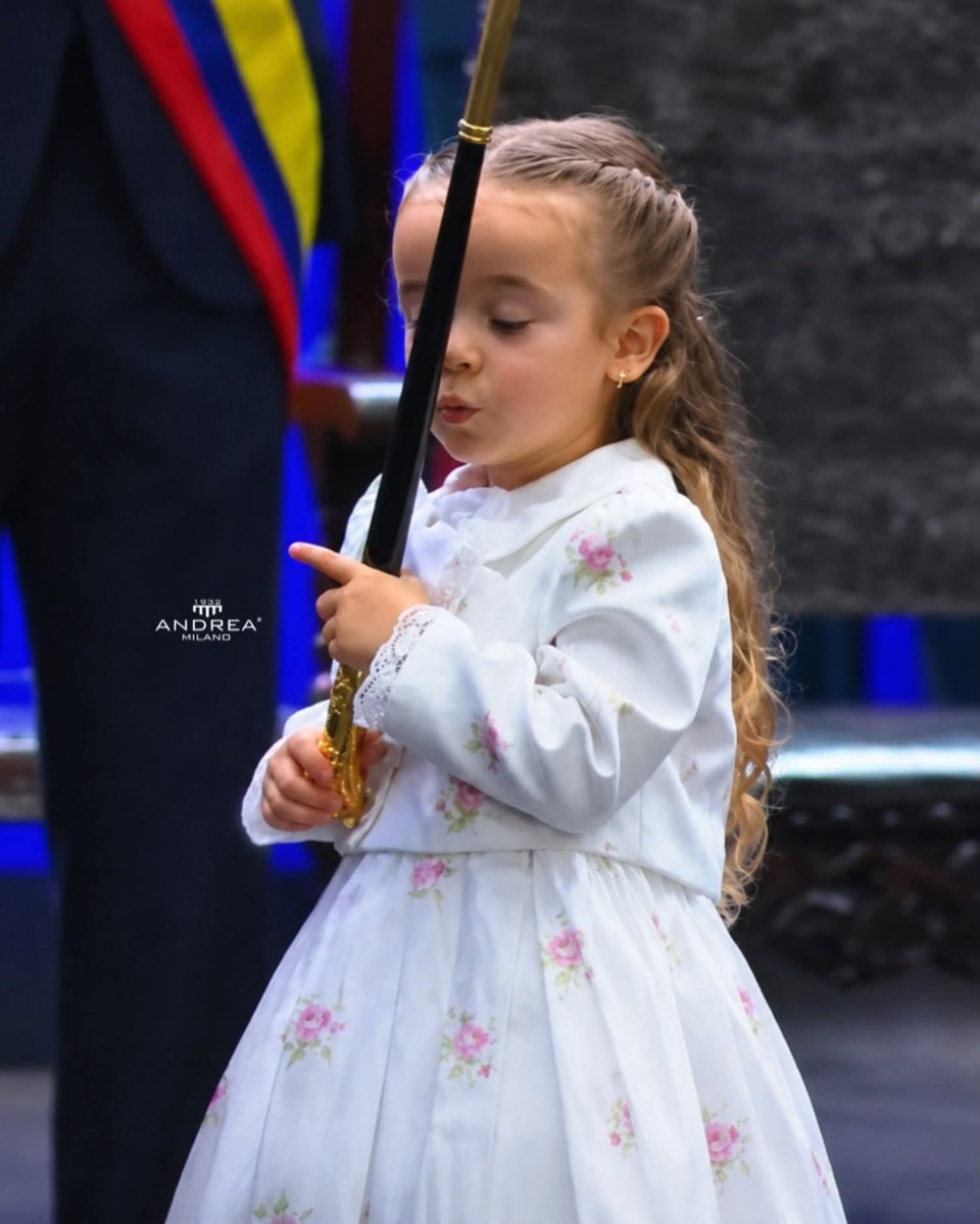 sandraea473773's tweet photo. @ABDELAESPRIELLA Firmes por la patria 🇨🇴🐯💪🐯💪🫂 que Dios lo bendiga y bendiga está hermosa princesa quien nos inspira a creer qué Dios existe y que usted y su familia no bajarán la guardia para unidos con el pueblo colombiano combatir a estos delincuentes. https://t.co/5ICBsei8ak
