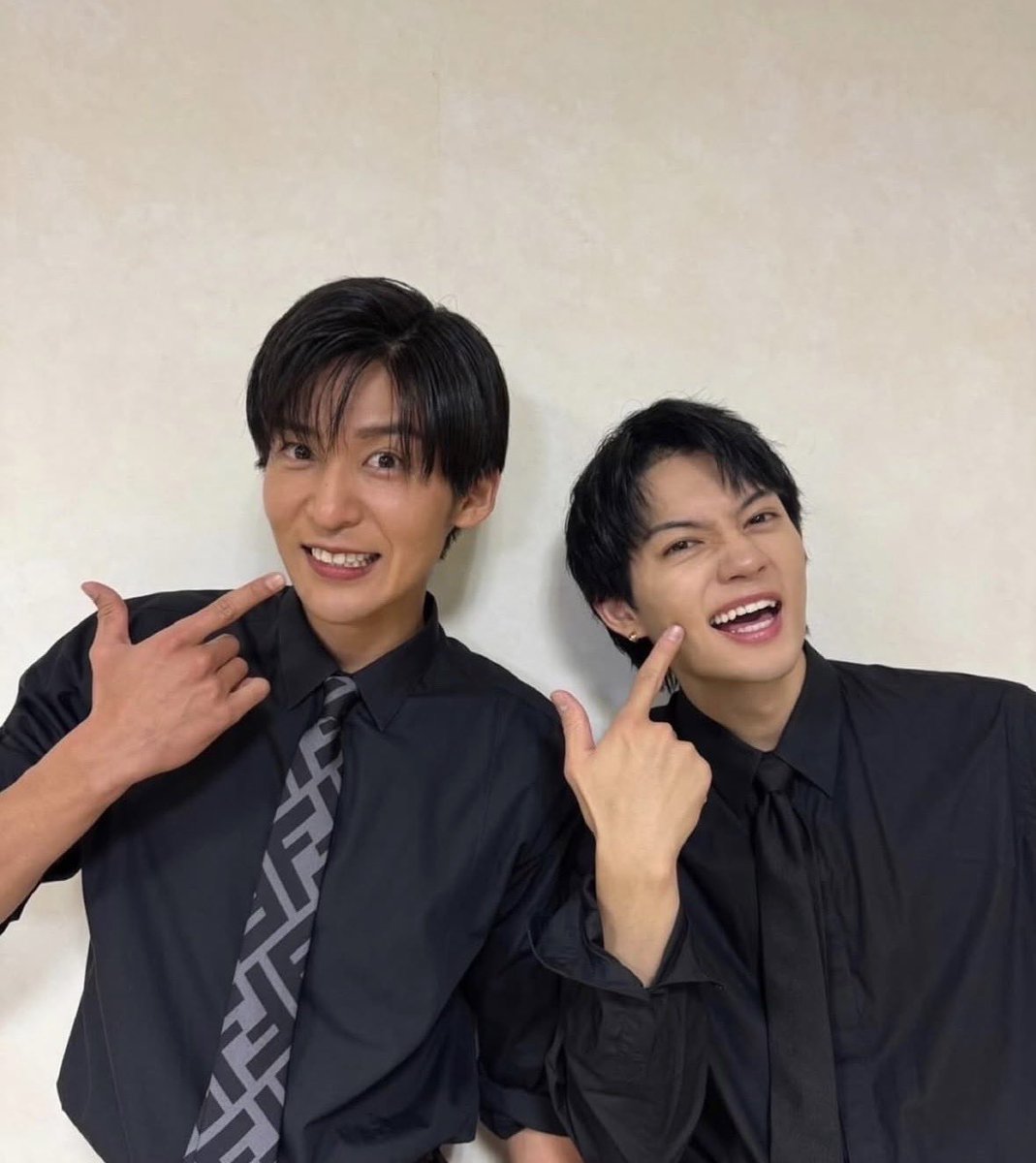mgmry16's tweet photo. 最近トリリオンゲーム見返してるんだけど（帰国時のロン毛蓮くんに見慣れるため）本当に懐かしいすぎて🥹🥹🥹ホスト,運転姿とかいろんな蓮くん見れたなㅠ ̫ㅠ♡本当にハルガク好きだった😭😭💘電波ジャック追ってたなとかキムチチャーハン辛いけど食べてたなとか思い出した(◜ᴗ◝ )長文ごめんね https://t.co/l3sbtBBgT7