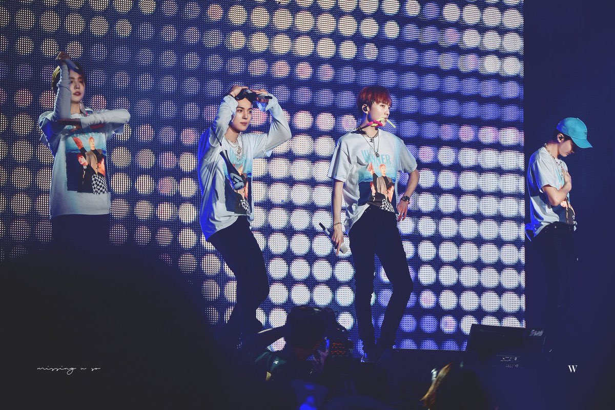 minhohnim__'s tweet photo. #지켜나가자_위너_12주년축하해
#WINNE12VERSARY
#WINNER12thANNIVERSARY

위너가오래도록 파란물결을보며 행복햇음 좋겟어 https://t.co/H5kyPzBVsz