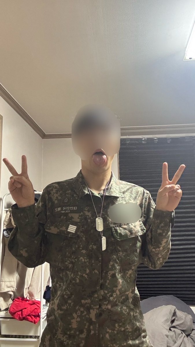 Sysyywxqq's tweet photo. 유독 군인중에 발정난 새끼들이 많은듯 ㅋㅋㅋ 짓밟는 맛이 있어서 좋음
#게이 https://t.co/hqvpEFBGzP
