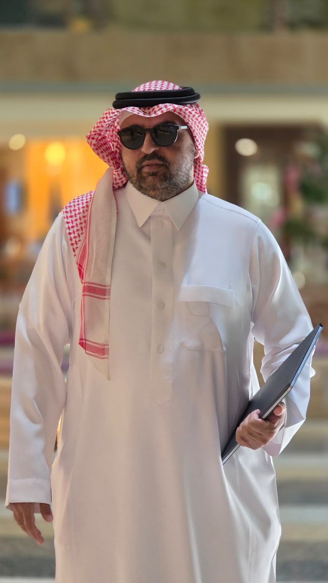 salehalfahid's tweet photo. بعد مخاض عسير، وعمل شاق طيلة 21 يوما من إستلام إدارة وليد العفنان زمام الأمور بنادي #الطائي نجحت في حلحلة كل العقد، وتذليل كل العقبات المادية والقانونية، وتمكنت بجهد خرافي من تمكين النادي من تسجيل قائمة الفريق وطاقمه الفني لهذا الموسم.
تحية شكر واعجاب لهذه الإدارة على ما قامت به خلال عمرها القصير الذي لم يتجاوز ثلاثة اسابيع.
وليد و ابراهيم و سالم .. تصديتم للمسئولية الصعبة، وقبلتوا التحدي، وتجشمتم مهمة دونها خرط القتاد، وفزتم فوزا عظيما.
#الطائي_القادسية