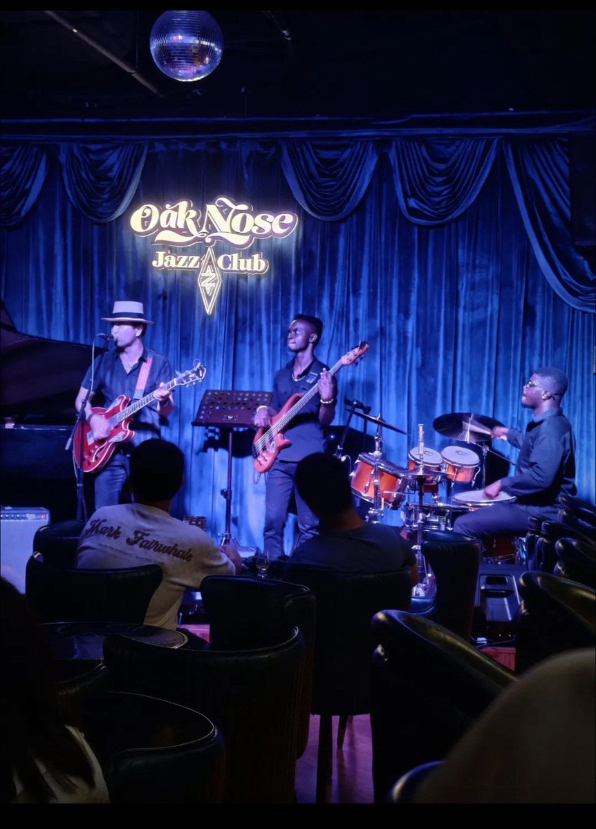 10Sizu's tweet photo. Just caught the most mind-blowing live jazz set at the downtown club—horns blaring, crowd singing along, pure magic! Don’t miss next week’s show! https://t.co/9Q9CN6tBme