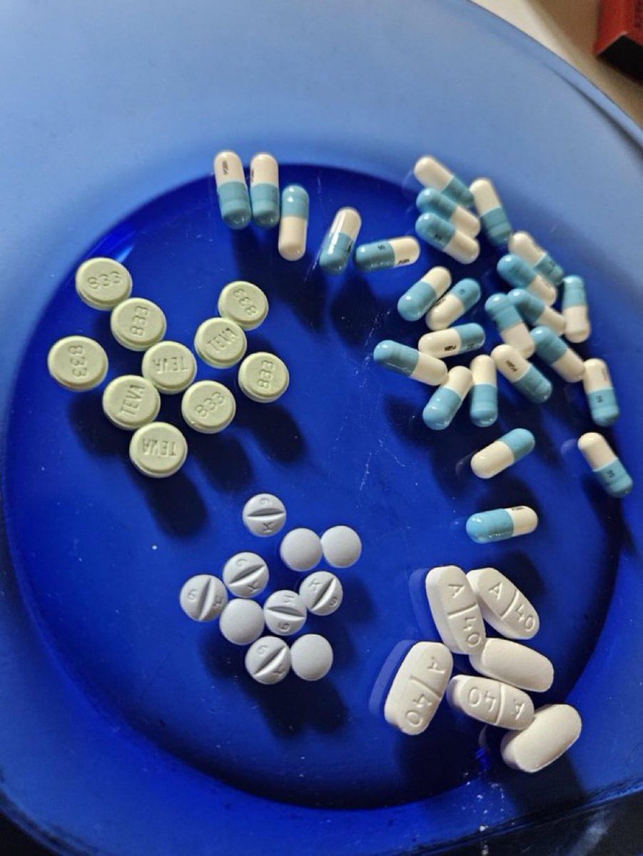 Ruthh5861's tweet photo. just a few of me faves 🫶🏻 

 #scripts #drugstwt #coketwt https://t.co/tIfRJBhIR6