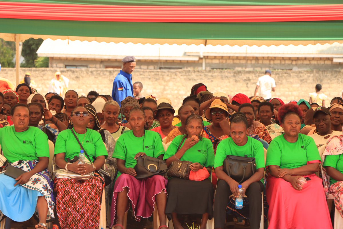 WEF_kenya's tweet photo. 5️⃣ Strong governance, stronger impact. WEF Board Members Yvonne Tonkei & Karisa Yaa engaged beneficiaries on credit discipline and the future of women’s empowerment. 🤝🏾
#WEF #KilifiChapter https://t.co/hYilIcX0VV