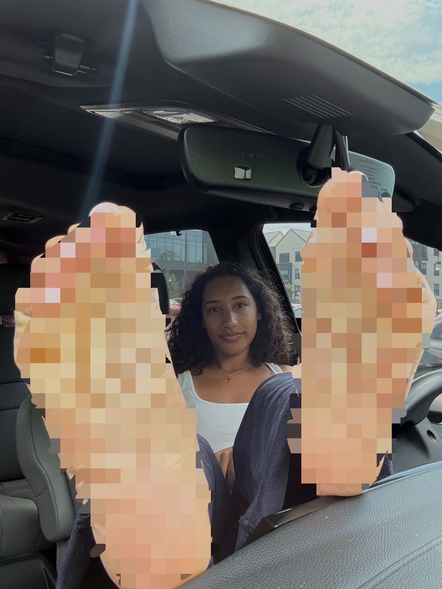 niasimonexo's tweet photo. just updated my amazon wishlist with school + live streaming essentials….go handle it 

https://t.co/FZnqpaxc0c https://t.co/5Tadqa4oz9