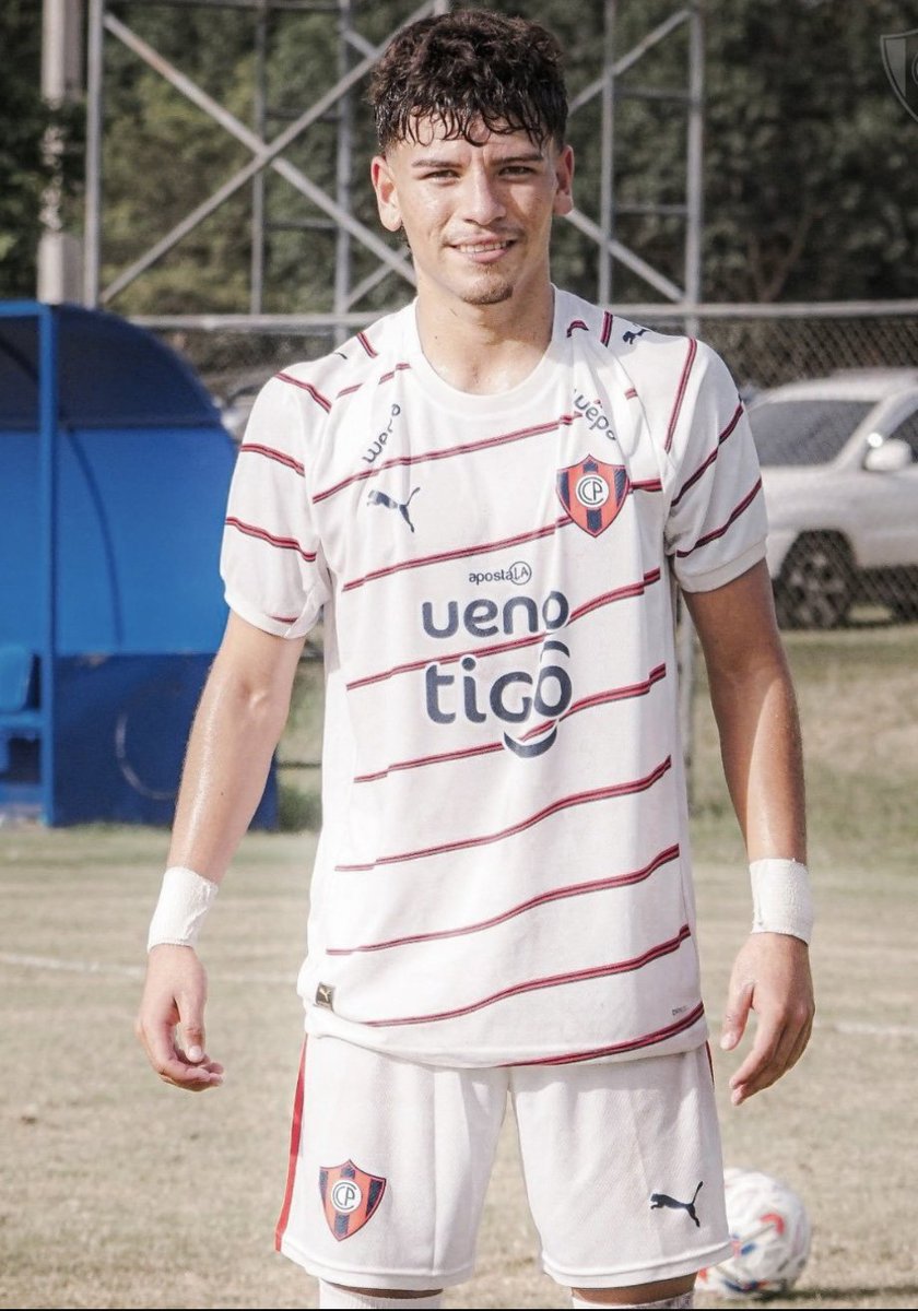 analyticspyfut's tweet photo. Carlos Chena (19 años, 🇵🇾) vs. San Lorenzo

🥇 1º en duelos ganados [7/7] 💯 de duelos disputados, ganados.
🥇 1º en duelos no aéreos ganados [6/6]
🥇 1º en quites [4/4]
🥈 2º en acciones defensivas [6]
🥈 2º en intercepciones [2] https://t.co/EN0vMBIwWT