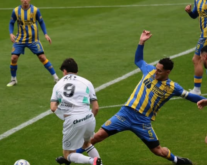 alelordeme's tweet photo. Ferro le ganó 3 a 1 a Atlanta, en la fecha interzonal, y sigue en lo más alto de su grupo. Así lo analicé para @ferrocarriloest con puntajes y medalleros de @dfanti24. ¿Coinciden? ➡️ https://t.co/ovZC8FTi7C

[📸 @ljndr71] https://t.co/7mJcq8wRxr