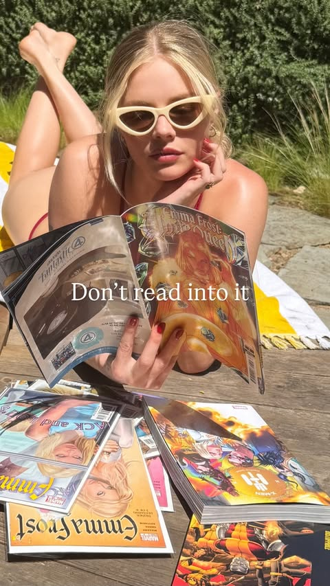 Multi_comic's tweet photo. Samara Weaving leyendo cómics de Emma Frost. 🔥 https://t.co/yQlAZhA0lv
