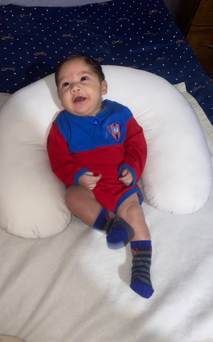 Diaz8Ruiz's tweet photo. @TigoSportsPY #AgendaGol Ganó el Ciclón y Santi esta feliz Queremos ganar la pelota La sonrisa de un niño es la paz del mundo ⚽️⚽️ Que se venga a mi casa la pelota para mi futuro Crack ⚽️🥇🏅💙💙 https://t.co/24BwAIsFrF