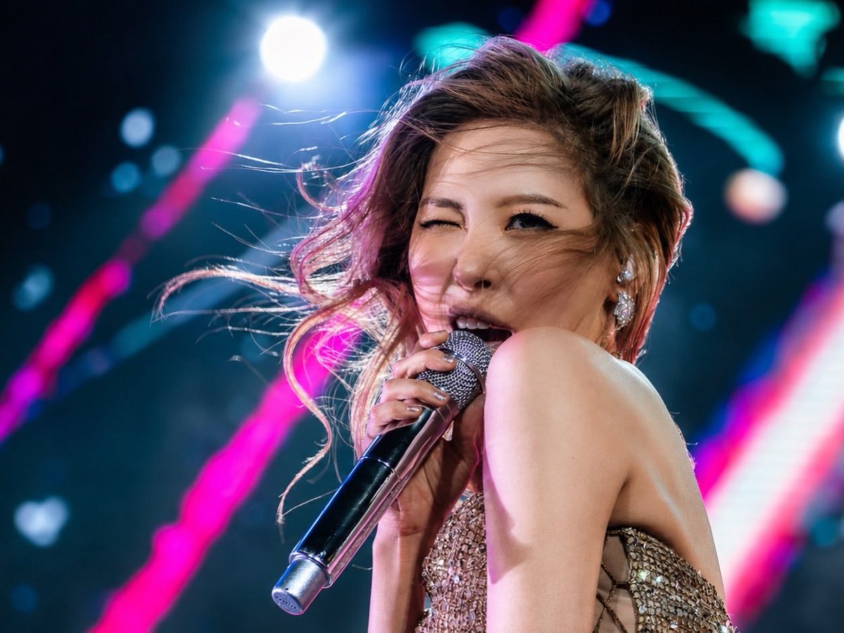 HourlySunmi's tweet photo. Sunmi performing at Istanbul Festival 

#SUNMI #선미
 @/erkanphotography https://t.co/b64Fx8ZVet