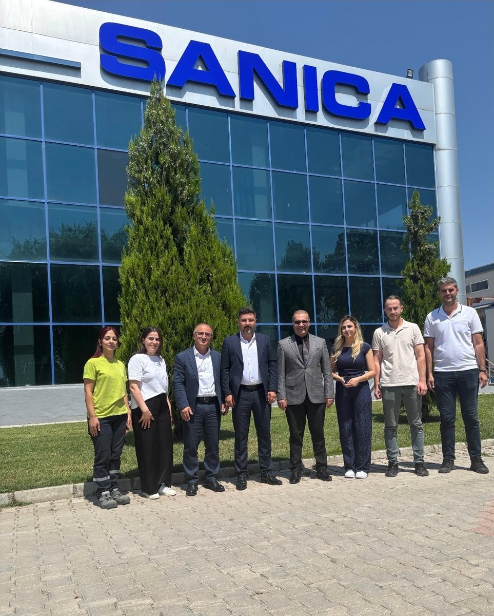 AbdullahBa30001's tweet photo. OSB Bölge Müdürlüğünde faaliyetlerine devam eden Sanica Boruyu SGK Müdürümüz Sayın Ayhan Palaoğlu ile birlikte ziyaret ettik, İŞKUR ve SGK Desteleri hakkında bilgiler paylaştık, üretime ve istihdama katkı sunan işyerimize ve Fabrika Müdürümüz Sayın Ersin Turgut'a teşekkür ederiz. https://t.co/SxjCqi1lSk