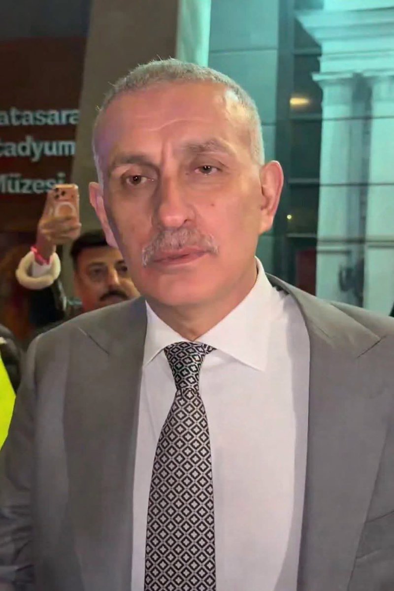 cassioo_lincoln's tweet photo. 🔥🔥Mahmu Uslu, seni tehdit etti.
Biraz delikanlıysan, çıkar cevap verirsin.. https://t.co/v8OJ77IGVl