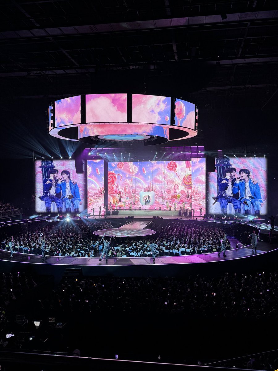 Revxttp's tweet photo. I’m so proud of you all. You did it! You all did such an amazing job, babies. I know you must be tired, so please get some good rest. I’ll always love you, babies<3

DUANG GO ROUND DAY2

#DuangConcertDay2 https://t.co/SPV37Sfm6w