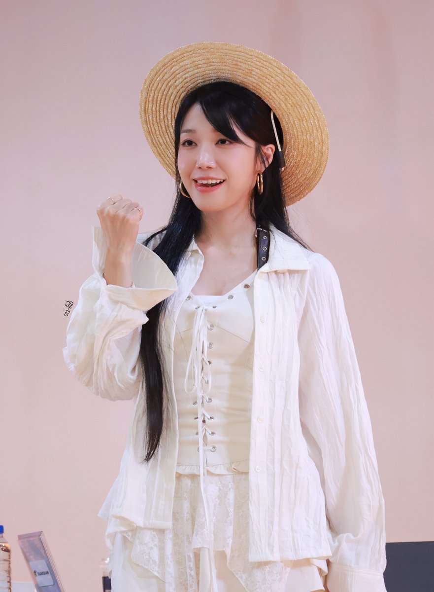 Eujimfan's tweet photo. Jung eunji Summer I  hayran imza etkinliyinden fotolar çok tatlı ya
🥰😍😘❤️
#jungeunji #eunji #apink https://t.co/My8suUgudh