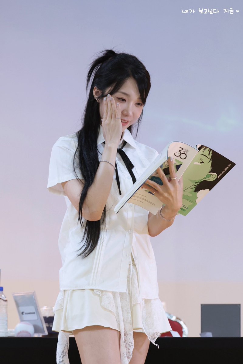 Eujimfan's tweet photo. Jung eunji Summer I  hayran imza etkinliyinden fotolar çok tatlı ya
🥰😍😘❤️
#jungeunji #eunji #apink https://t.co/My8suUgudh