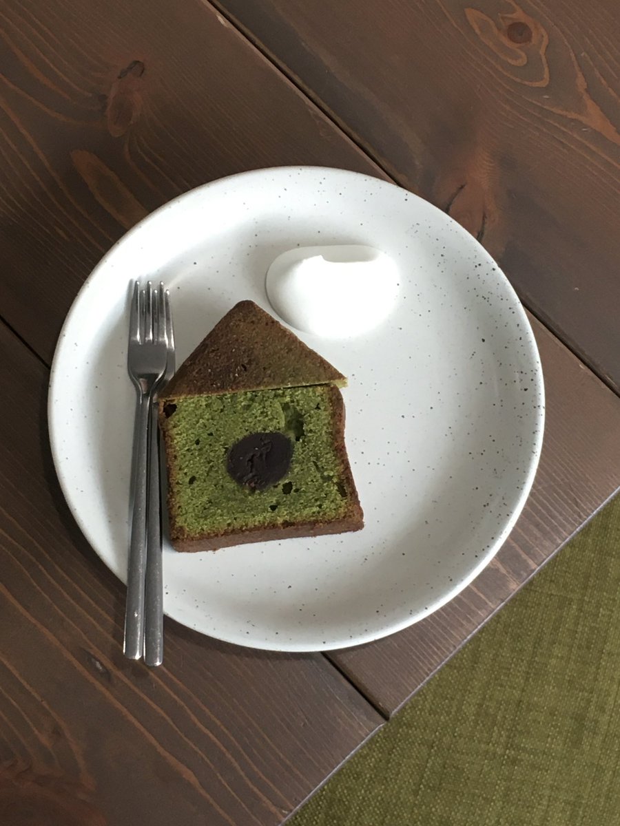 reeeeum_v's tweet photo. 요즘 취미는 하루애 카페 2곳 가기 🪽 https://t.co/ec0lChbwBA