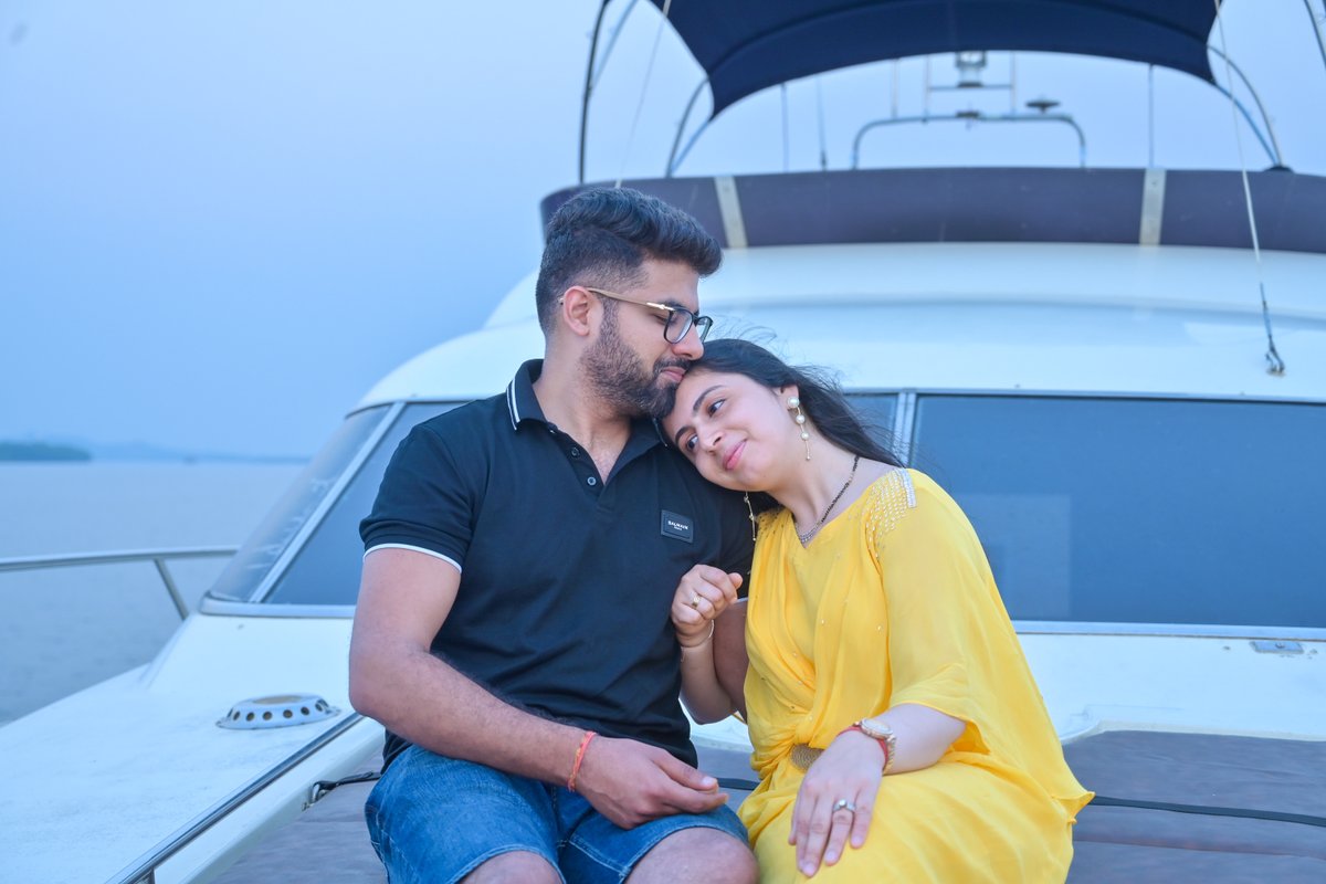 murulirajclicks's tweet photo. Goa, the sea, and moments filled with love. 🌊💙

A beautiful family getaway captured through candid smiles, playful moments, and the warmth of togetherness. 

📸 @murulirajclicks  | Goa
🌐 https://t.co/kr9pUDzVxu

#murulirajphotography #goaphotography #yatch #coupleshoot #candid https://t.co/rUuT1W3Ltw