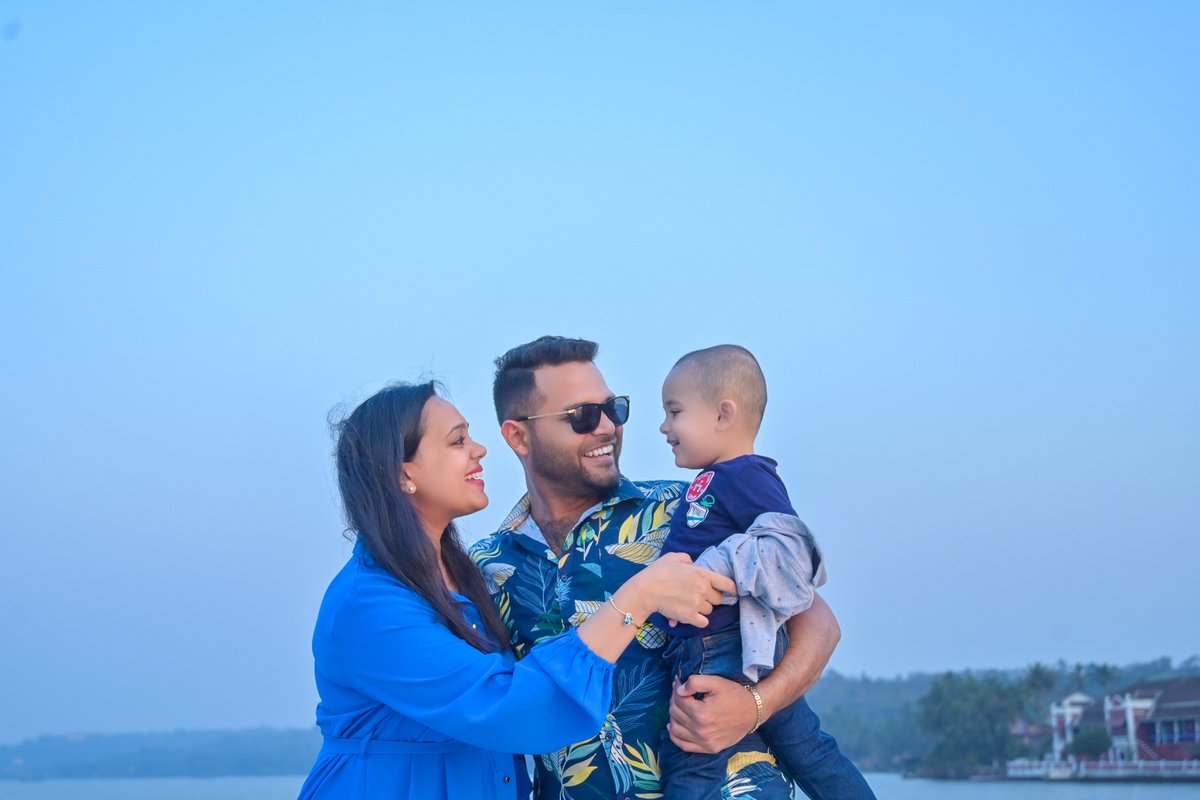 murulirajclicks's tweet photo. Goa, the sea, and moments filled with love. 🌊💙

A beautiful family getaway captured through candid smiles, playful moments, and the warmth of togetherness. 

📸 @murulirajclicks  | Goa
🌐 https://t.co/kr9pUDzVxu

#murulirajphotography #goaphotography #yatch #coupleshoot #candid https://t.co/rUuT1W3Ltw